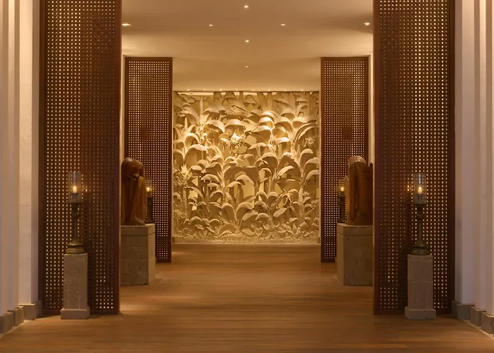 Resort The Legian Seminyak, Bali 5*